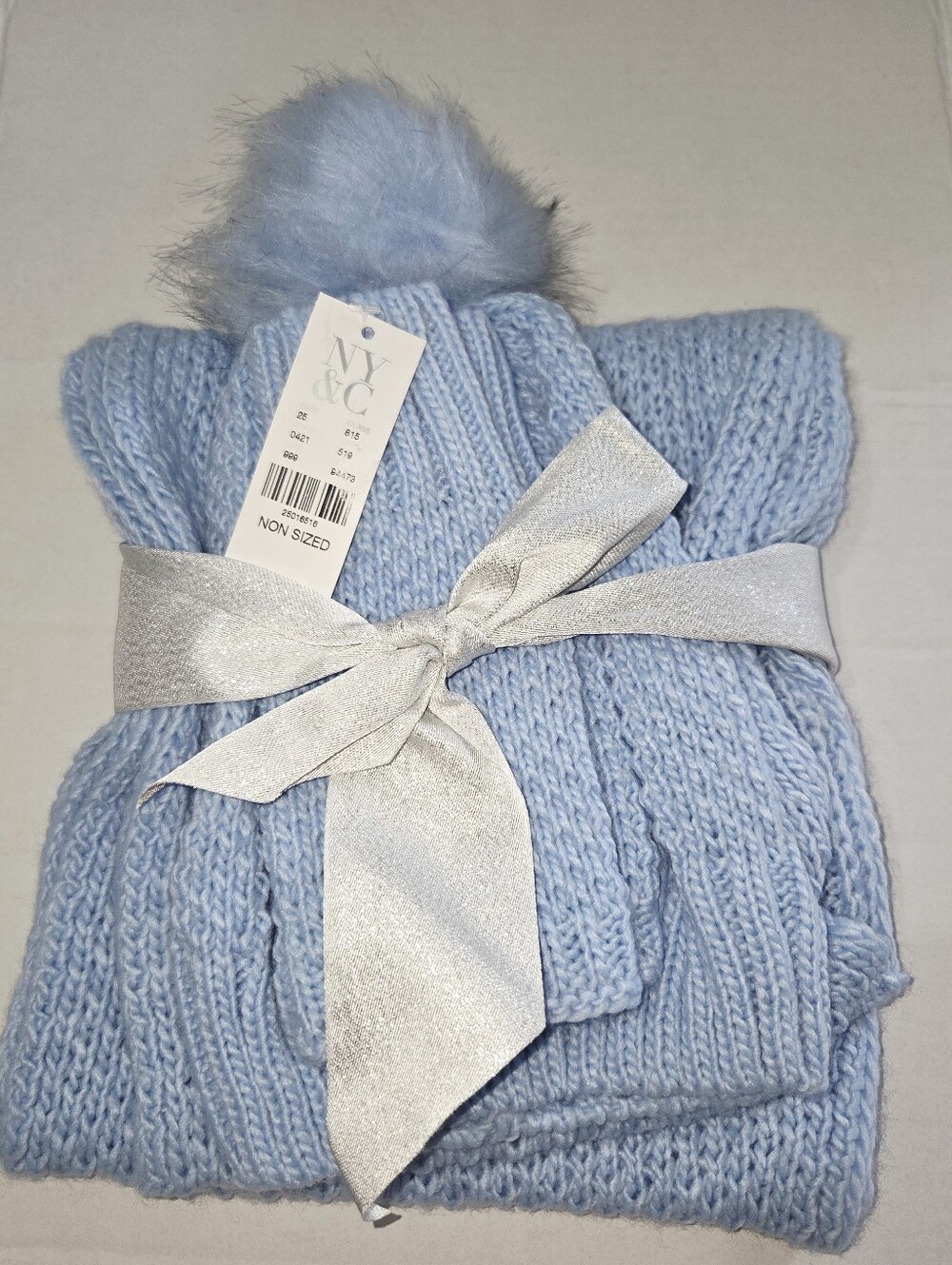 NY&C 3 Pc. Set, Hat/Scarf/Hand Sleeves..NEW